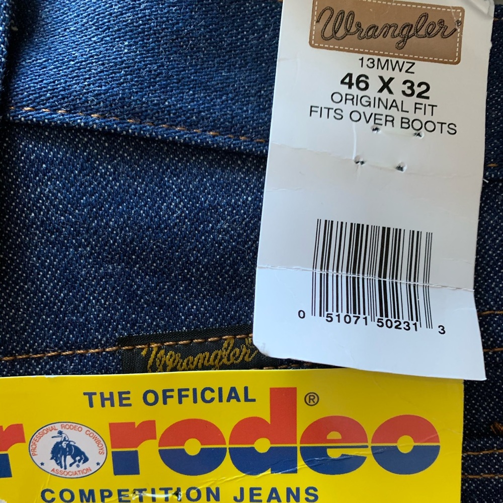 Men’s Wrangler original fit 46 x 32 blue jeans